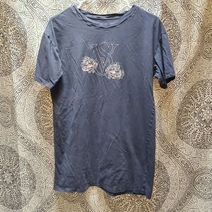 Victoria's Secret Graphic T-Shirt Womens‎ XS Gray Embroidered Floral Logo